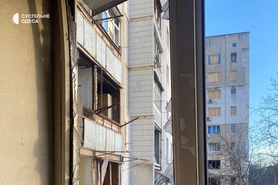 Вибило вікна, горіли будинки й автівки: фото наслідків нічної атаки на Одесу Вибило вікна, горіли будинки й автівки: фото наслідків нічної атаки на Одесу