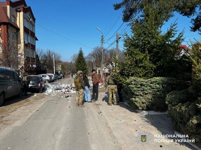 Теракт у Бучі біля будинку: поліція затримала підозрюваного Теракт у Бучі біля будинку: поліція затримала підозрюваного