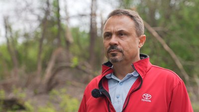 "“Градами” накривали, дрон висів над комбайном": як працюють фермери на кордоні з РФ "“Градами” накривали, дрон висів над комбайном": як працюють фермери на кордоні з РФ