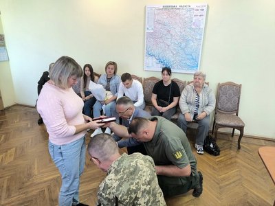 Родинам загиблих оборонців вручили державні нагороди Родинам загиблих оборонців вручили державні нагороди