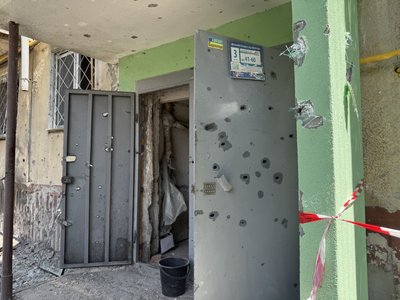 Снаряд РСЗВ на дивані: свідки розповіли про обстріл вулиць Металургів і Реміснича в Сумах Снаряд РСЗВ на дивані: свідки розповіли про обстріл вулиць Металургів і Реміснича в Сумах