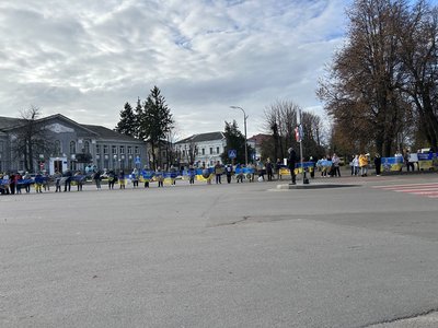 "Хочу, щоб він побачив своїх онуків": у місті на Черкащині відбулася акція на підтримку зниклих безвісти і полонених "Хочу, щоб він побачив своїх онуків": у місті на Черкащині відбулася акція на підтримку зниклих безвісти і полонених