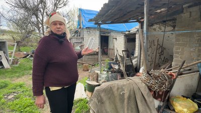 “Я не могла кинути батьківський дім”: історія Ольги, яка відбудовує хату в деокупованому Богородичному “Я не могла кинути батьківський дім”: історія Ольги, яка відбудовує хату в деокупованому Богородичному