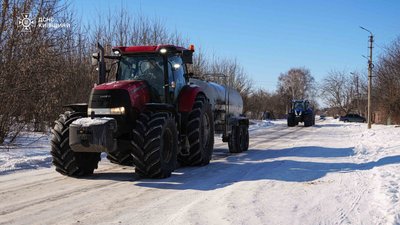 В Яготині на Київщині все ще гасять пожежу після обстрілу 7 лютого В Яготині на Київщині все ще гасять пожежу після обстрілу 7 лютого