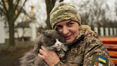 кіт Гріджо військовослужбовиця 100 окремої механізованої бригади Людмила Донецька область кіт Гріджо військовослужбовиця 100 окремої механізованої бригади Людмила Донецька область