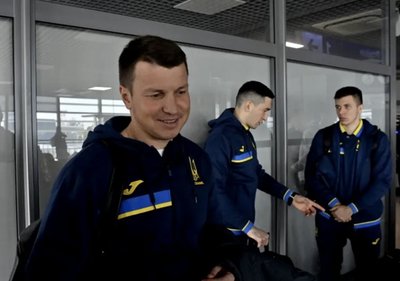 Збірна України прибула в Лондон для підготовки до гри з Англією на старті кваліфікації на Євро-2024 Збірна України прибула в Лондон для підготовки до гри з Англією на старті кваліфікації на Євро-2024