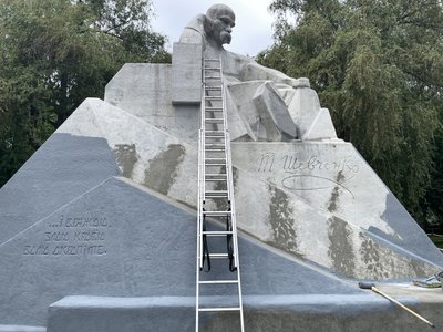 У Полтаві завершують реставрацію пам’ятника Тарасові Шевченку У Полтаві завершують реставрацію пам’ятника Тарасові Шевченку