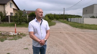 У Полтаві в мікрорайоні Яр прокладають освітлення на вулицях, де ніколи не було ліхтарів У Полтаві в мікрорайоні Яр прокладають освітлення на вулицях, де ніколи не було ліхтарів