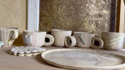 "Пічці потрібно вісім годин світла": як працює керамічна майстерня у Кропивницькому під час відключень електрики "Пічці потрібно вісім годин світла": як працює керамічна майстерня у Кропивницькому під час відключень електрики