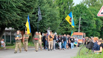На Чернігівщині попрощалися з захисниками Максимом Никитенком та Сергієм Козієм На Чернігівщині попрощалися з захисниками Максимом Никитенком та Сергієм Козієм