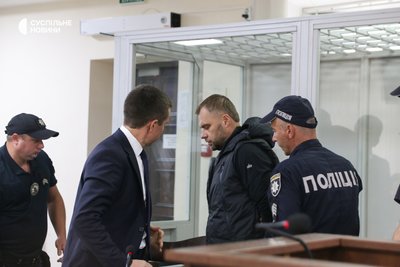 Заступник начальника Департаменту з міжнародного співробітництва в Офісі генпрокурора Сергій Кропива у Вищому антикорупційному суді, який обрав йому запобіжний захід. Київ, 6 вересня 2026 року Заступник начальника Департаменту з міжнародного співробітництва в Офісі генпрокурора Сергій Кропива у Вищому антикорупційному суді, який обрав йому запобіжний захід. Київ, 6 вересня 2026 року