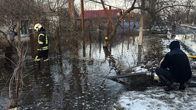 Наслідки підтоплень на Кіровоградщині: за добу рятувальники відкачували воду в 24 місцях Наслідки підтоплень на Кіровоградщині: за добу рятувальники відкачували воду в 24 місцях