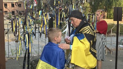Вечір памʼяті захисників України відбувся у Миколаєві
