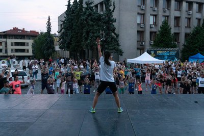 Понад 72 тисячі гривень зібрали в Ужгороді під час благодійного забігу Понад 72 тисячі гривень зібрали в Ужгороді під час благодійного забігу