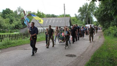 На Чернігівщині поховали двох захисників: Євгена Коваленка та Михайла Висоцького На Чернігівщині поховали двох захисників: Євгена Коваленка та Михайла Висоцького
