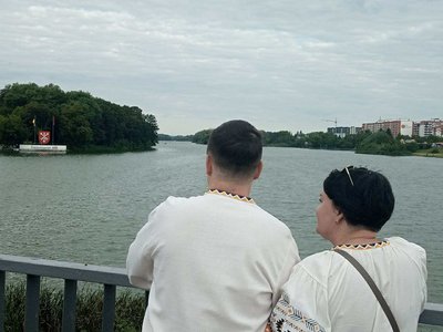 День Державного прапора: у Хмельницькому урочисто підняли синьо-жовтий та червоно-чорний стяги День Державного прапора: у Хмельницькому урочисто підняли синьо-жовтий та червоно-чорний стяги