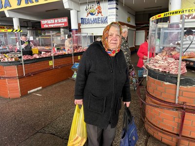 Сало до 450 гривень за кілограм: скільки коштує м’ясо на Житньому ринку в Житомирі Сало до 450 гривень за кілограм: скільки коштує м’ясо на Житньому ринку в Житомирі