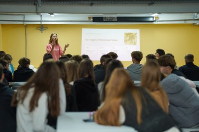 Безоплатні навчальні курси та табір у Карпатах: як «Змінотворці» допомагають підліткам з Одещини пізнати світ Безоплатні навчальні курси та табір у Карпатах: як «Змінотворці» допомагають підліткам з Одещини пізнати світ