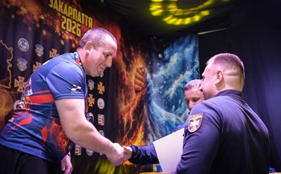 Тернопільський рятувальник Андрій Савчук здобув "бронзу" на чемпіонаті ДСНС України, змагання з армрестлінгу, 15 березня 2026 року