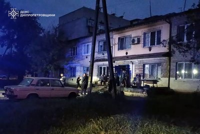 На Дніпропетровщині вночі сталися дві пожежі у багатоквартирних будинках: вогнеборці врятували 11 людей На Дніпропетровщині вночі сталися дві пожежі у багатоквартирних будинках: вогнеборці врятували 11 людей