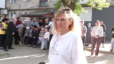 Торговий центр біля дитячого майданчика: жителі будинку у Костополі на Рівненщині вимагають зупинити будівництво Торговий центр біля дитячого майданчика: жителі будинку у Костополі на Рівненщині вимагають зупинити будівництво