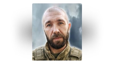 На Чернігівщині поховали трьох військових: Ігоря Єрмоленка, Максима Криндача та Василя Єрмака На Чернігівщині поховали трьох військових: Ігоря Єрмоленка, Максима Криндача та Василя Єрмака