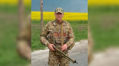 На Чернігівщині попрощалися з Олександром Троценком, Олександром Юхном та Вадимом Мусієнком, які загинули на Донеччині На Чернігівщині попрощалися з Олександром Троценком, Олександром Юхном та Вадимом Мусієнком, які загинули на Донеччині