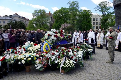 В Ужгороді попрощалися із загиблим захисником Владиславом Шитіхіним
