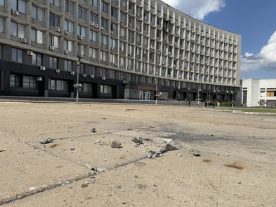 Російський дрон влучив в Сумську ОДА Російський дрон влучив в Сумську ОДА