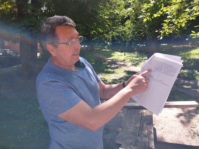 Мешканці зруйнованого "шахедом" будинку у Сумах рік чекають на розв'язання питання з житлом Мешканці зруйнованого "шахедом" будинку у Сумах рік чекають на розв'язання питання з житлом