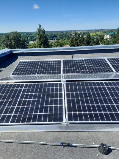Дозволить економити до 20% витрат: у житомирській лікарні показали, як працює сонячна електростанція Дозволить економити до 20% витрат: у житомирській лікарні показали, як працює сонячна електростанція