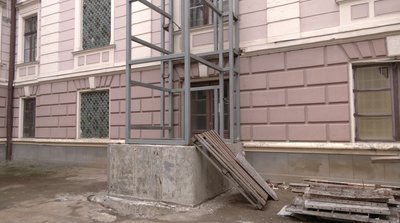 Чому у Міністерстві культури не дозволили встановлювати ліфт у Чернівецькій ОВА Чому у Міністерстві культури не дозволили встановлювати ліфт у Чернівецькій ОВА