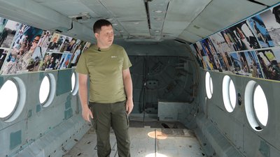 "Життя не залежить від наказів": пілот 18-ї бригади авіації Микола Любарець про незалежність України "Життя не залежить від наказів": пілот 18-ї бригади авіації Микола Любарець про незалежність України