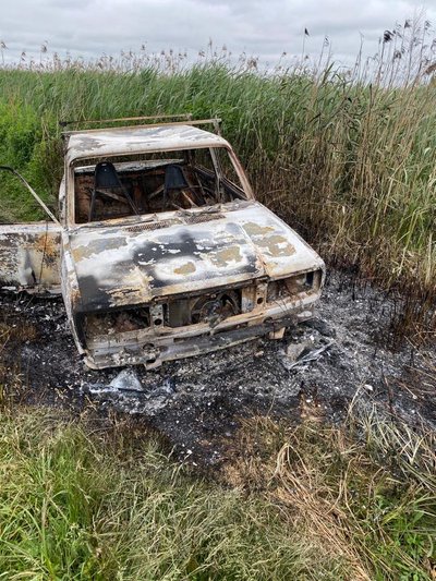 На Львівщині троє хлопців викрали та спалили авто