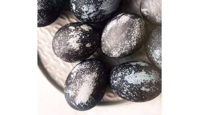 Піна для гоління, буряк, куркума чи вино. Як пофарбувати крашанки яскраво та екологічно – розповіли експертки з Дніпра Піна для гоління, буряк, куркума чи вино. Як пофарбувати крашанки яскраво та екологічно – розповіли експертки з Дніпра