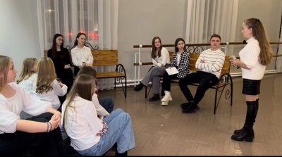 Знімають короткі інтервʼю та репортажі: на Рівненщині діти пробують себе у ролі кореспондентів Знімають короткі інтервʼю та репортажі: на Рівненщині діти пробують себе у ролі кореспондентів