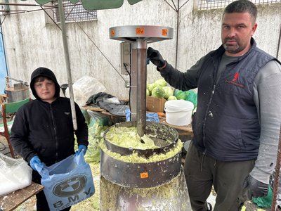 Свіжа – по 25 гривень, квашена — до 100: які ціни на капуску на ринку Буковини Свіжа – по 25 гривень, квашена — до 100: які ціни на капуску на ринку Буковини