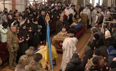 Лучани попрощалися з полеглими на війні Андрієм Серганчуком і Владиславом Петруком Лучани попрощалися з полеглими на війні Андрієм Серганчуком і Владиславом Петруком