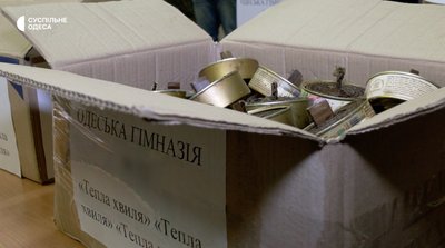 Листи від дітей, старлінки від волонтерів: до новорічних свят на фронт відправили допомогу Листи від дітей, старлінки від волонтерів: до новорічних свят на фронт відправили допомогу