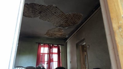 Удар армія РФ авіабомба "ФАБ-500" наслідки руйнування пошкоджений російським обстрілом будинок Селидове Донецька область Удар армія РФ авіабомба "ФАБ-500" наслідки руйнування пошкоджений російським обстрілом будинок Селидове Донецька область
