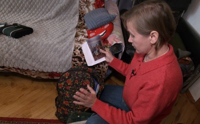 "Вони зайшли до мене в двір з гранатою": розповідь переселенки, яка двічі тікала від війни "Вони зайшли до мене в двір з гранатою": розповідь переселенки, яка двічі тікала від війни