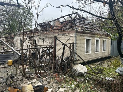 РФ вдарила КАБАми по Павлограду: поранена жінка, пошкоджені будинки. Що розповідають очевидці атаки РФ вдарила КАБАми по Павлограду: поранена жінка, пошкоджені будинки. Що розповідають очевидці атаки
