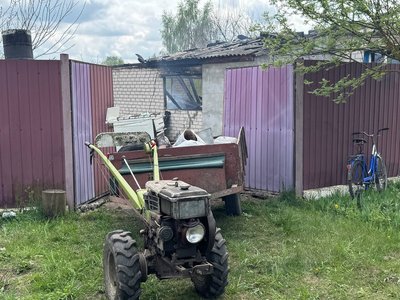 "Жінки плакали, люди ховалися під мостом". Російські дрони знищили будинок родини з села Берези на Сумщині "Жінки плакали, люди ховалися під мостом". Російські дрони знищили будинок родини з села Берези на Сумщині