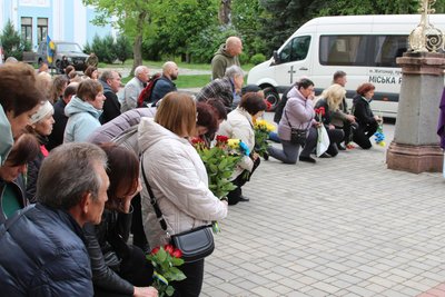У Житомирі попрощалися з військовослужбовцем Олегом Щіпанським У Житомирі попрощалися з військовослужбовцем Олегом Щіпанським