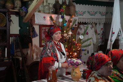 "Щоб до рідного порогу сходилися рідні": як за традицією готували стіл на Святвечір у одному з сіл Черкащини "Щоб до рідного порогу сходилися рідні": як за традицією готували стіл на Святвечір у одному з сіл Черкащини