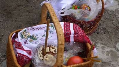 Великдень у Кропивницькому: у храмах моляться та освячують святкові кошики
