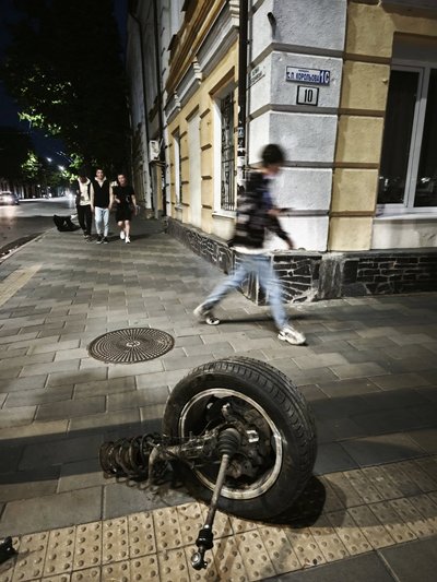 Пошкоджено металеві конструкції, сітілайт та електроопору: подробиці ДТП у Житомирі Пошкоджено металеві конструкції, сітілайт та електроопору: подробиці ДТП у Житомирі