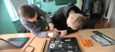 У ліцеї №17 Житомира удосконалили ТехЛаб: діти навчатимуться рекламі, дизайну та інженерії У ліцеї №17 Житомира удосконалили ТехЛаб: діти навчатимуться рекламі, дизайну та інженерії
