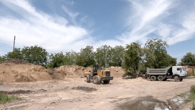 Облаштовують вентиляційні камери й автономну систему освітлення: у Вінниці триває будівництво протирадіаційних укриттів Облаштовують вентиляційні камери й автономну систему освітлення: у Вінниці триває будівництво протирадіаційних укриттів