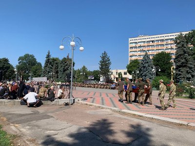 Поховали всю родину Поховали всю родину